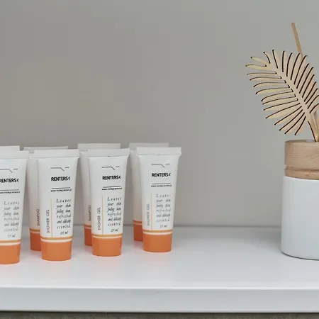 Center By Renters Apartmán *