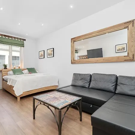 Center By Renters * Vratislav