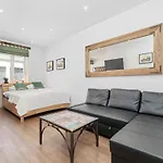 Center By Renters * فروتسواف